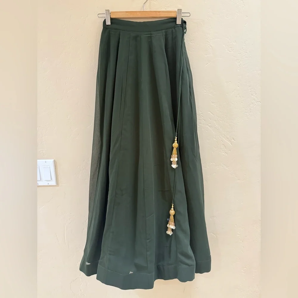 Elegant Green Women's Dress - Picture 4 of 4